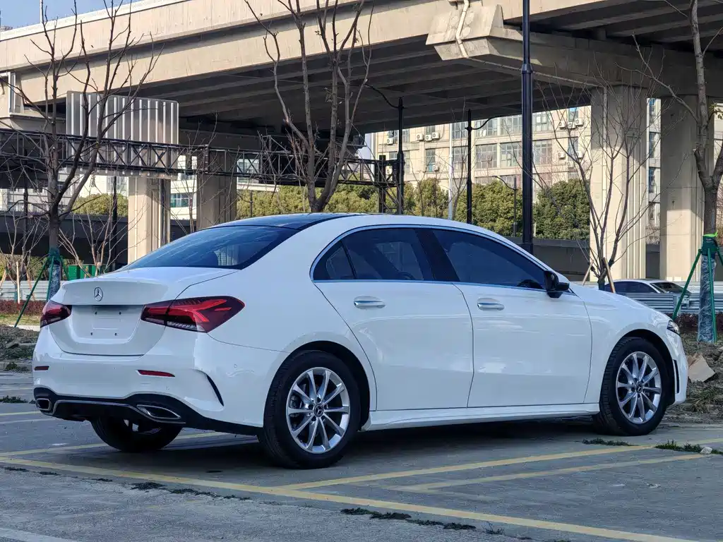 Mercedes-Benz A-Class 2021 — фото 11