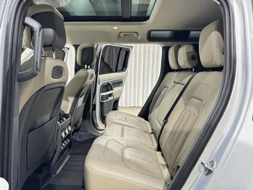 Land Rover Defender 2020 — фото 11