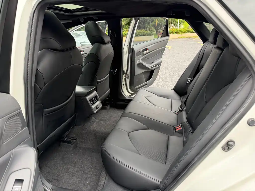 Toyota Avalon 2019 — фото 11