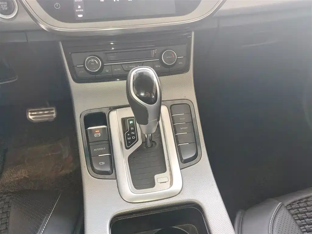 Geely Emgrand GS 2018 — фото 10