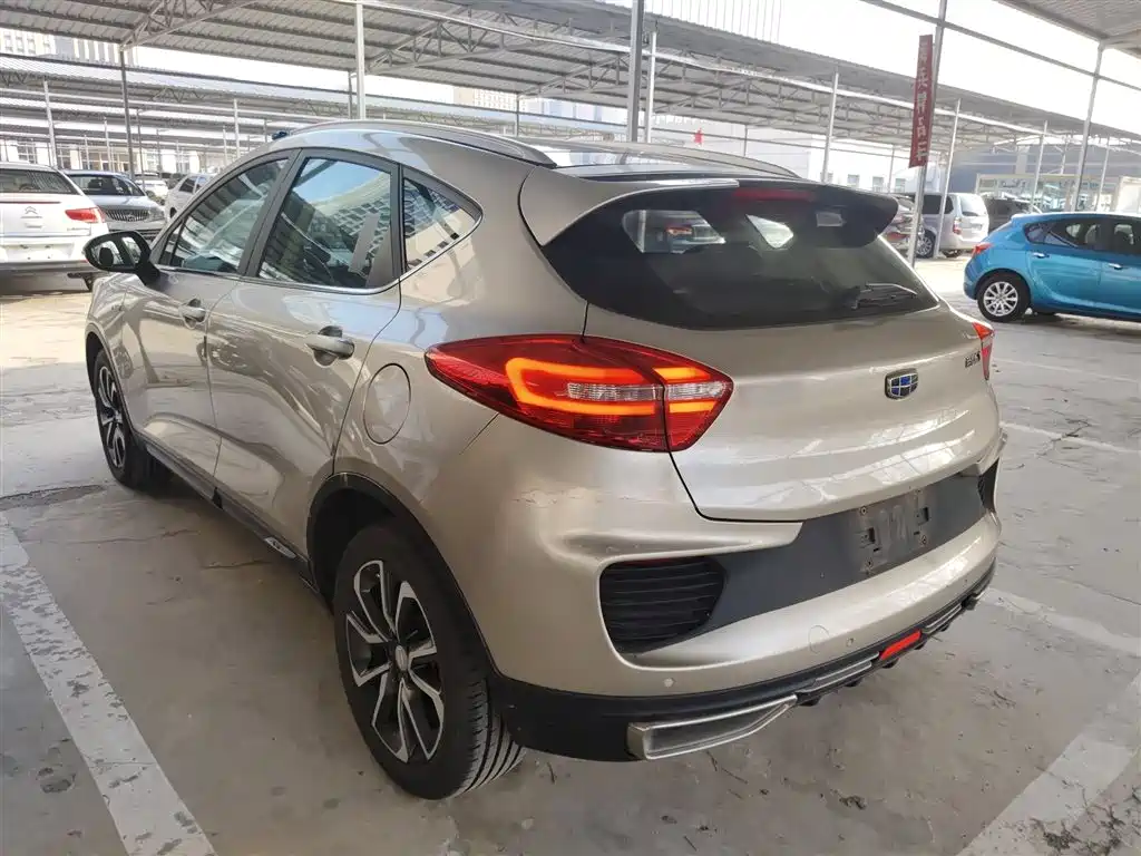 Geely Emgrand GS 2018 — фото 23
