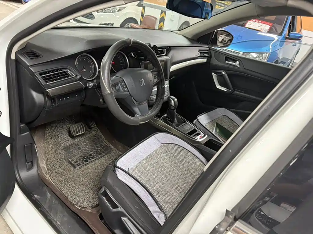 Peugeot 408 2015 — фото 12