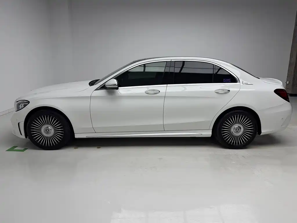 Mercedes-Benz C-Class 2019 — фото 9