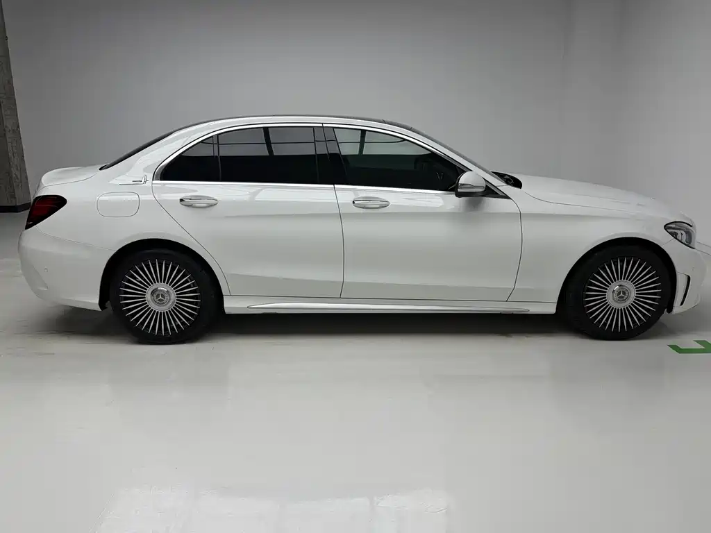 Mercedes-Benz C-Class 2019 — фото 7