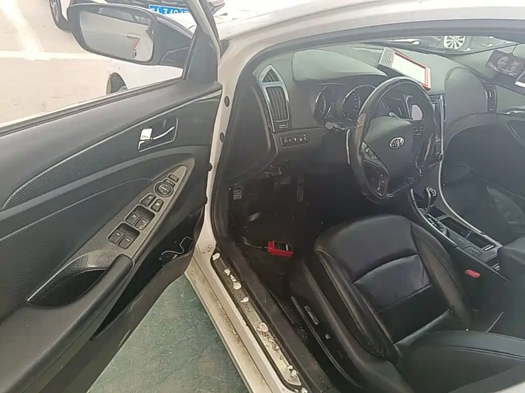 Hyundai Sonata 2015 — фото 16