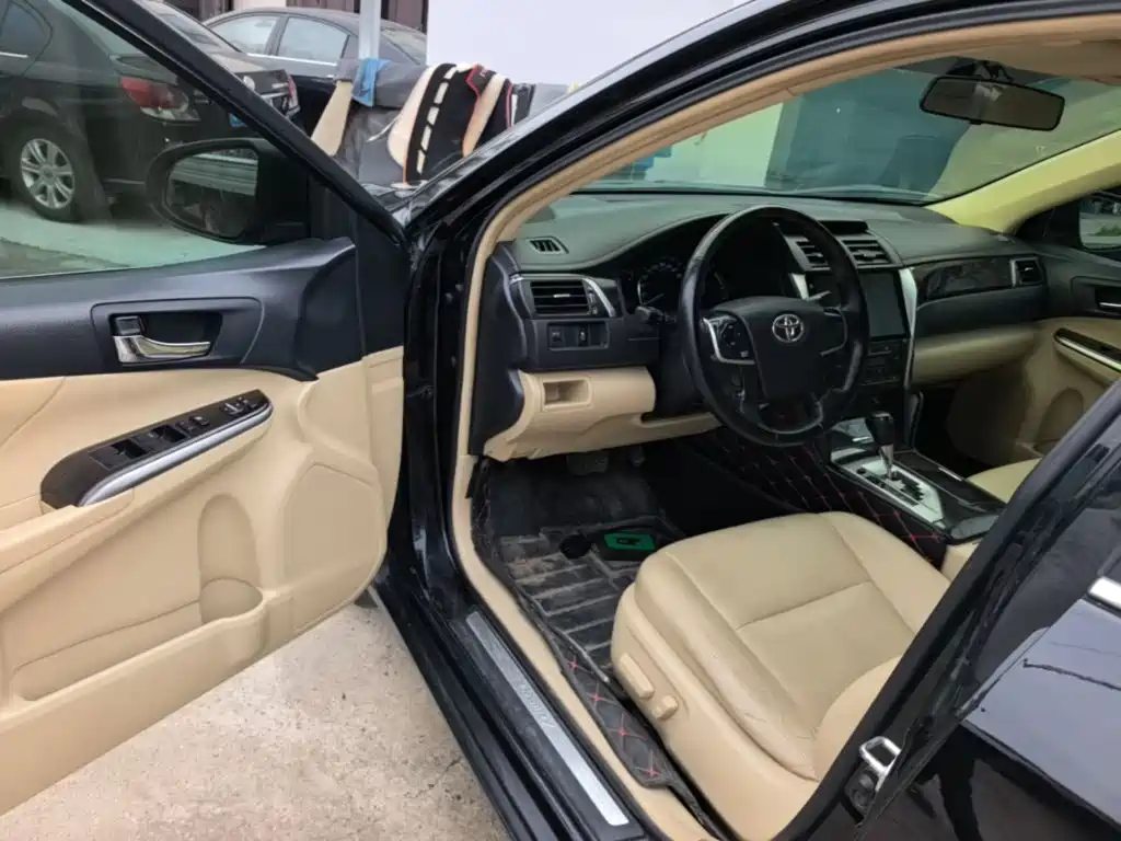 Toyota Camry 2016 — фото 16
