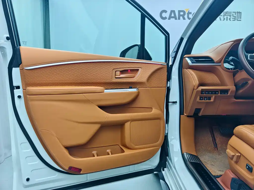 Toyota Granvia — фото 9