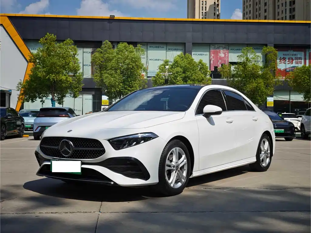 Mercedes-Benz A-Class 2023 — фото 11