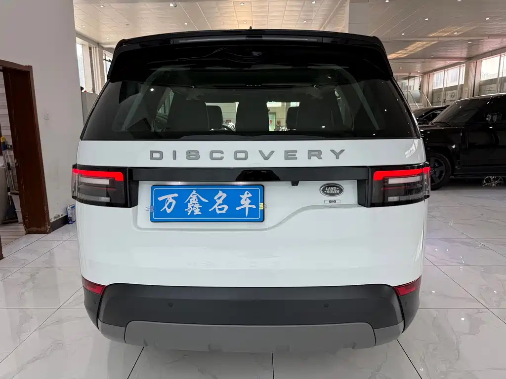 Land Rover Discovery 2017 — фото 18