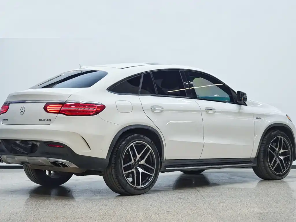 Mercedes-Benz GLE Coupe AMG 2017 — фото 12