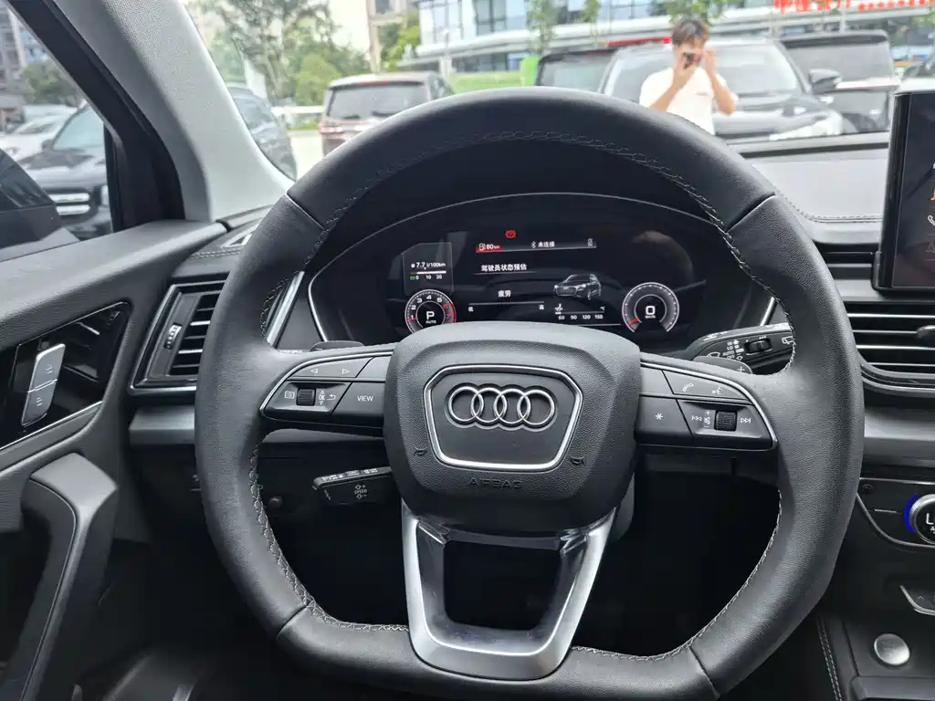 Audi Q5L 2024 — фото 22