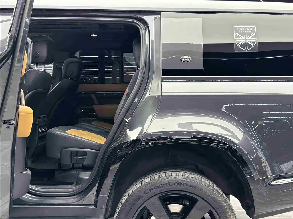 Land Rover Defender 2023 — фото 7