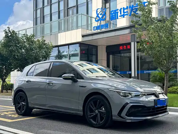 Volkswagen Golf 2021