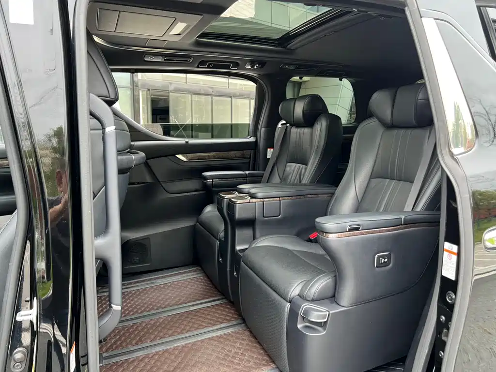 Toyota Alphard 2019 — фото 8