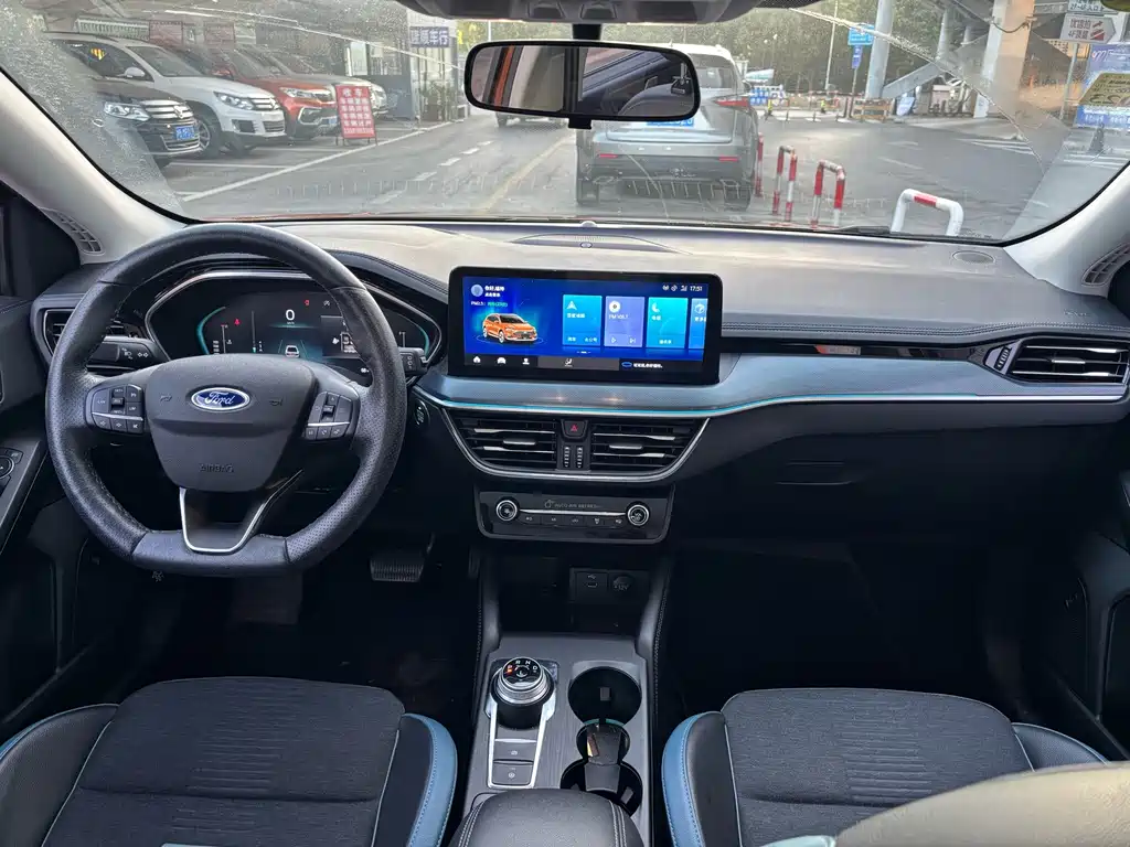 Ford Focus 2021 — фото 13