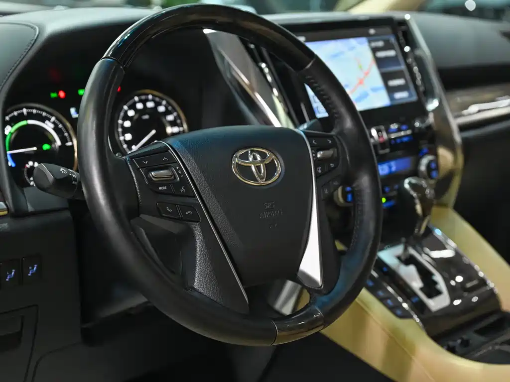 Toyota Alphard 2022 — фото 12