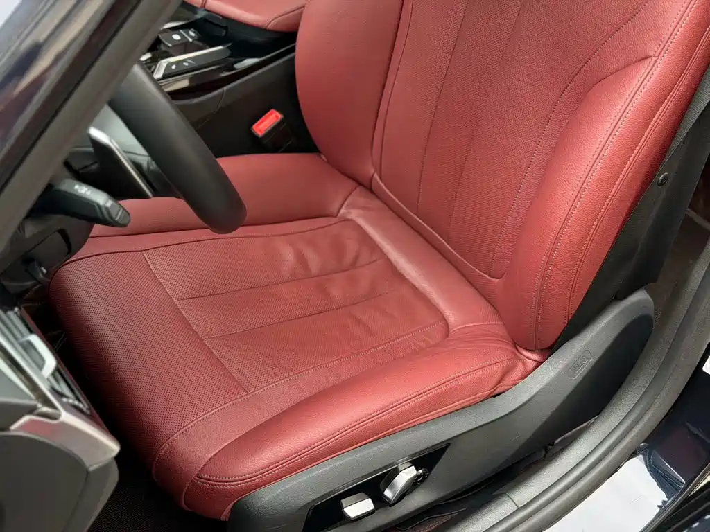BMW 5 Series 2018 — фото 10