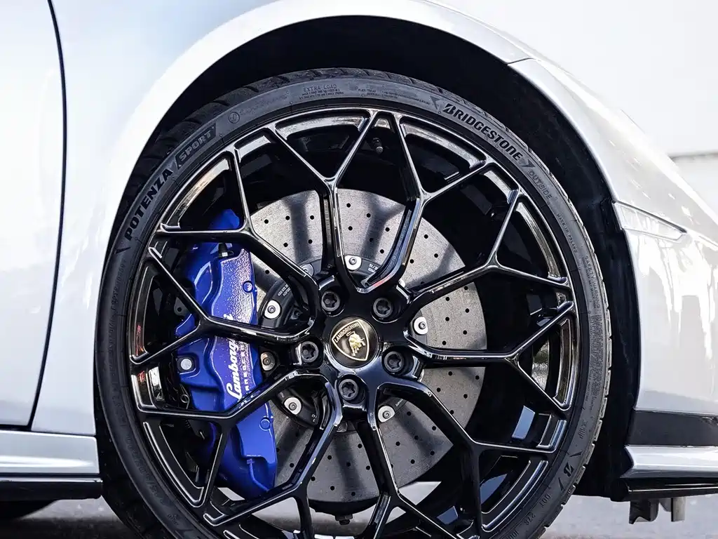 Lamborghini Huracán 2024 — фото 8