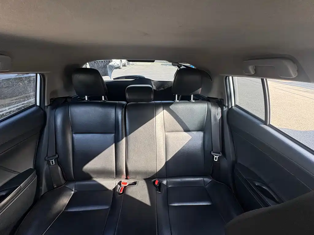 Toyota Yaris L 2020 — фото 8