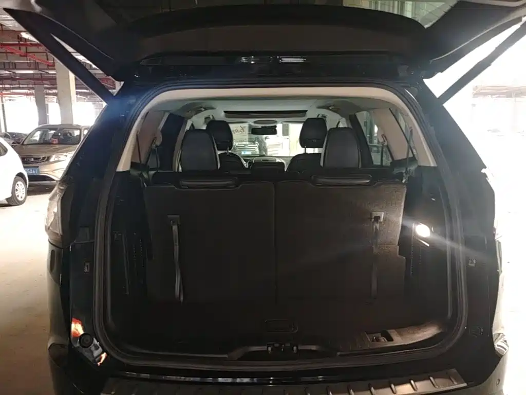 Ford Edge 2018 — фото 19