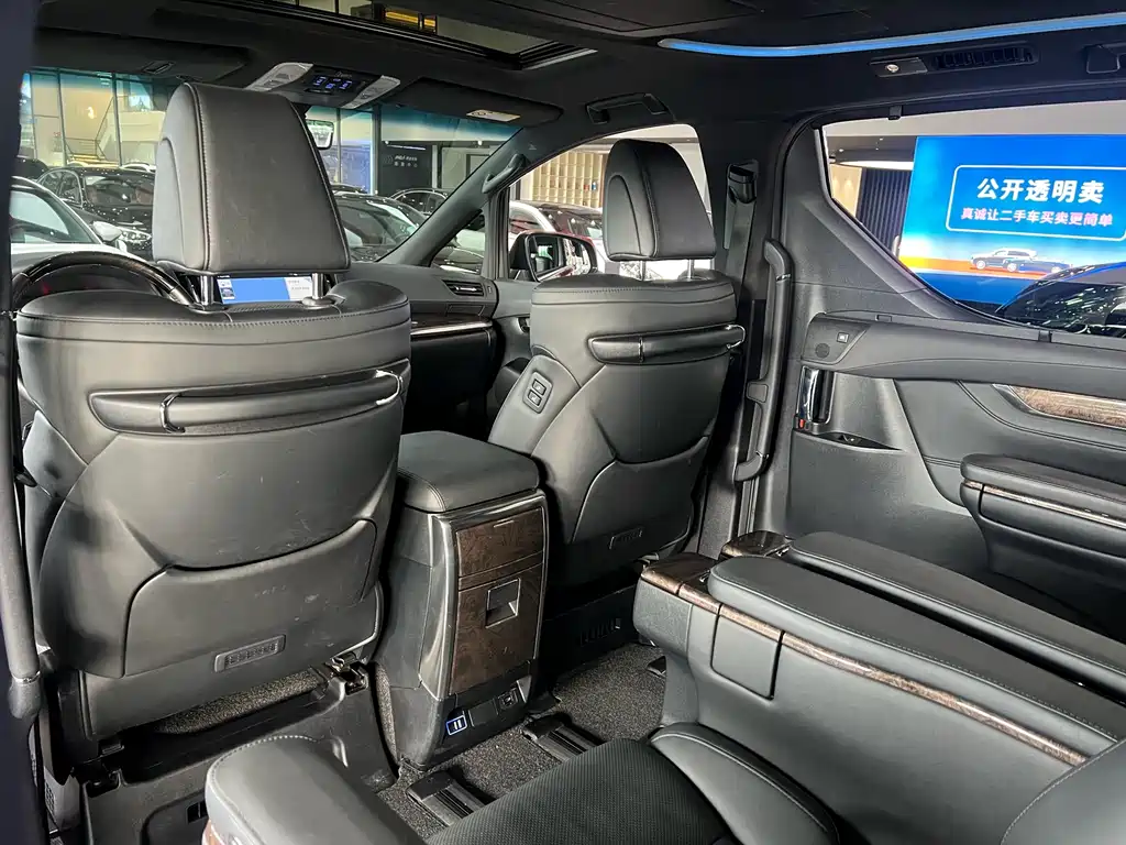 Toyota Alphard 2020 — фото 5