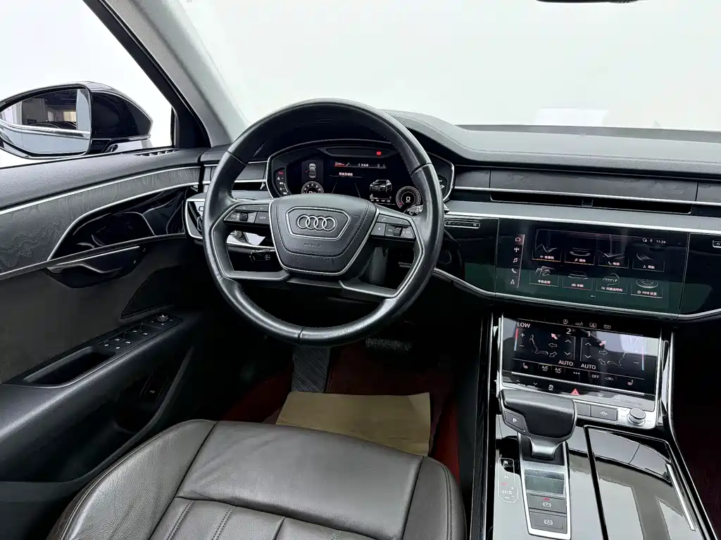 Audi A8 2019 — фото 11