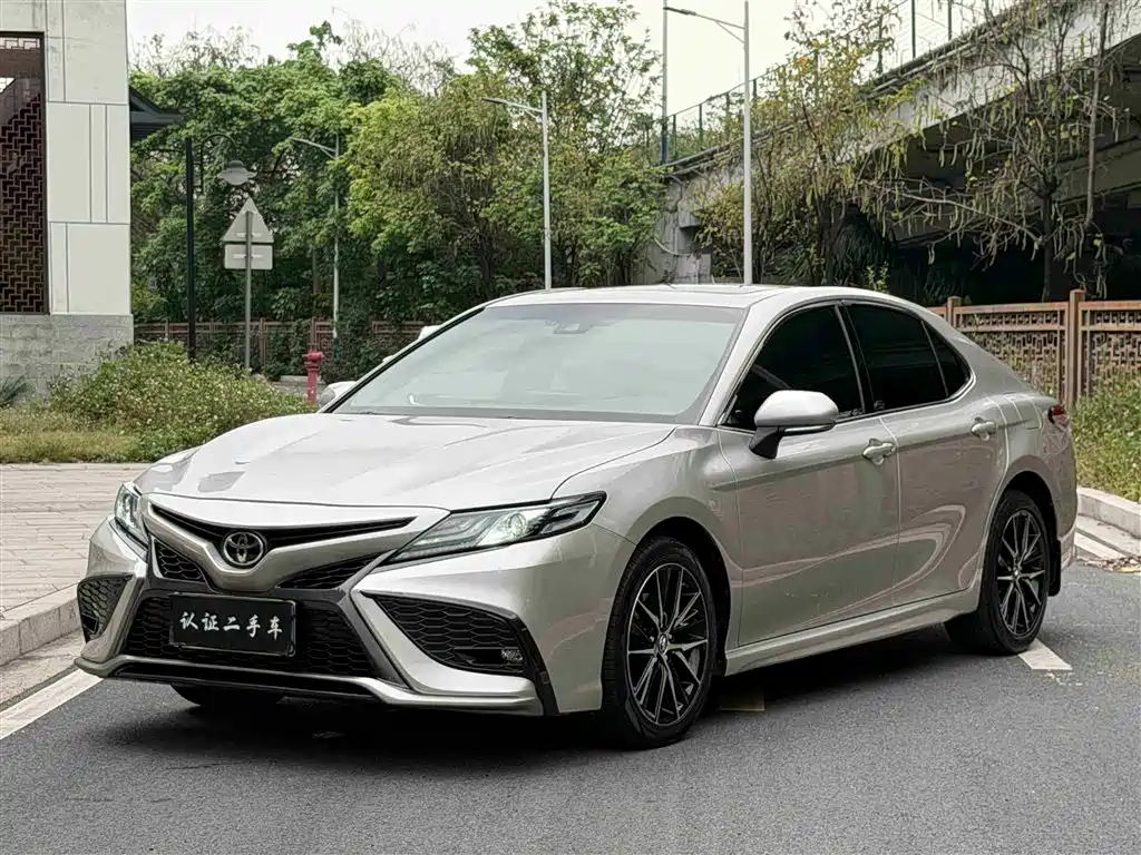 Toyota Camry 2021 — фото 3