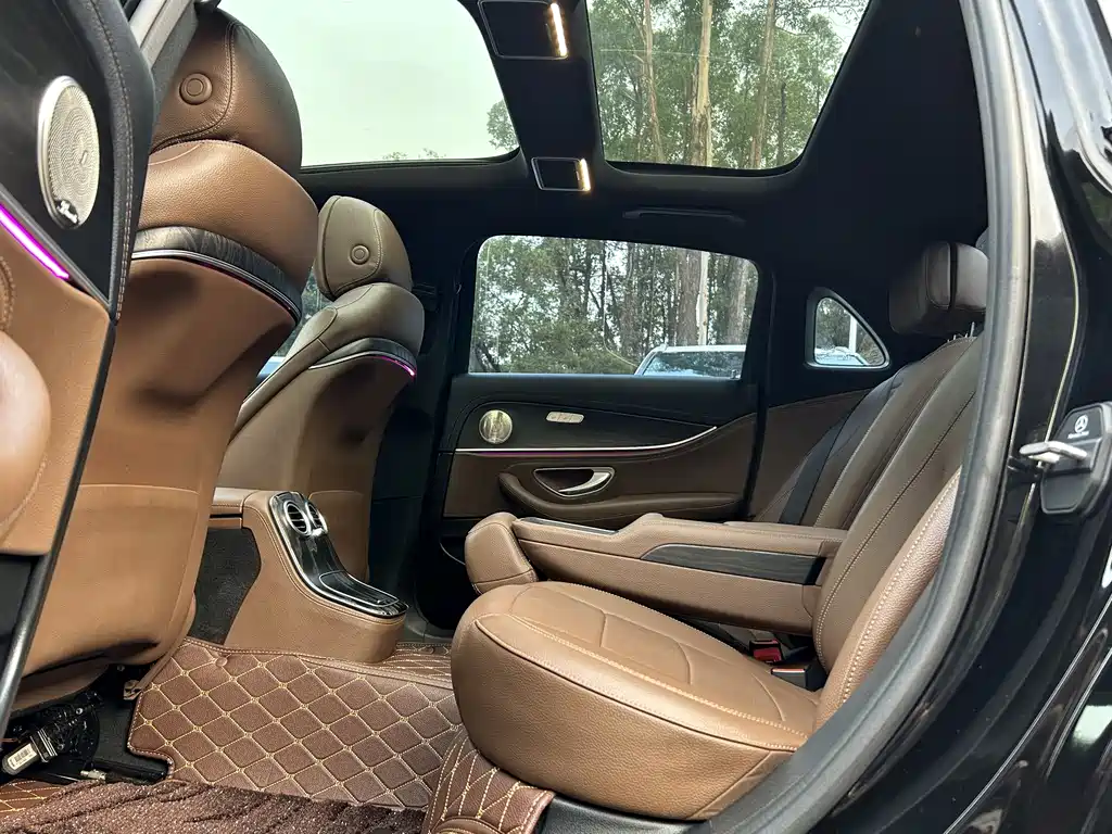 Mercedes-Benz E-Class 2021 — фото 10