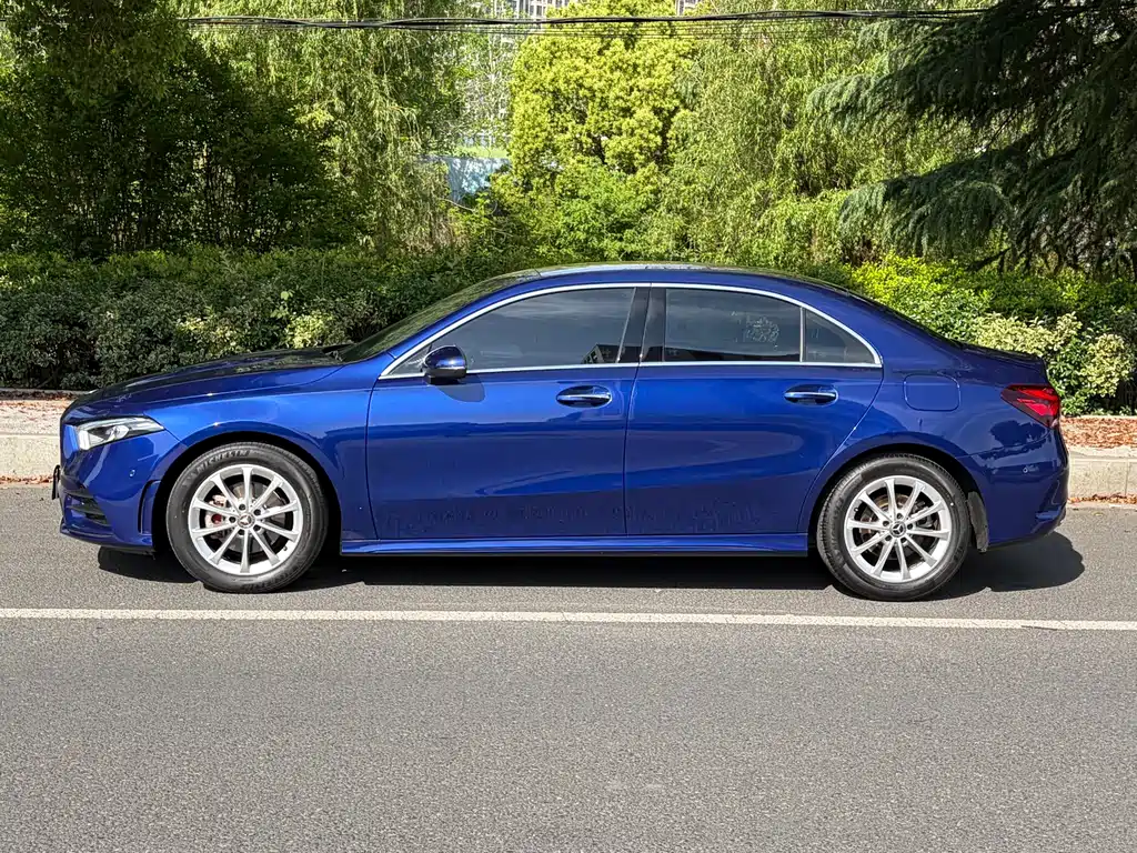 Mercedes-Benz A-Class 2021 — фото 3