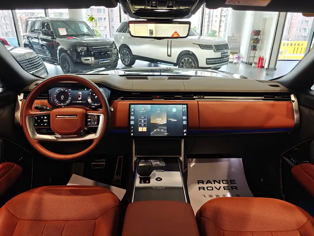 Land Rover Range Rover 2024 — фото 19