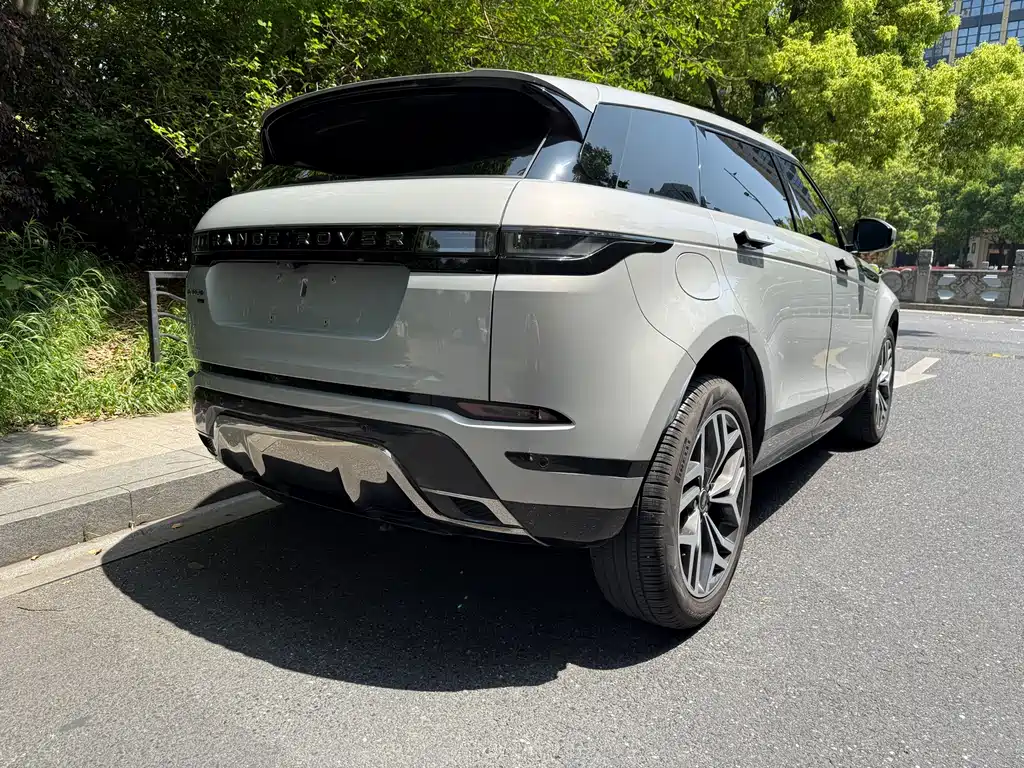 Land Rover Range Rover Evoque 2024 — фото 11