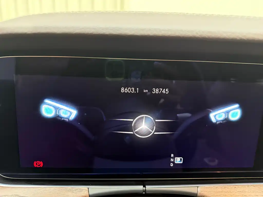Mercedes-Benz E-Class 2023 — фото 10
