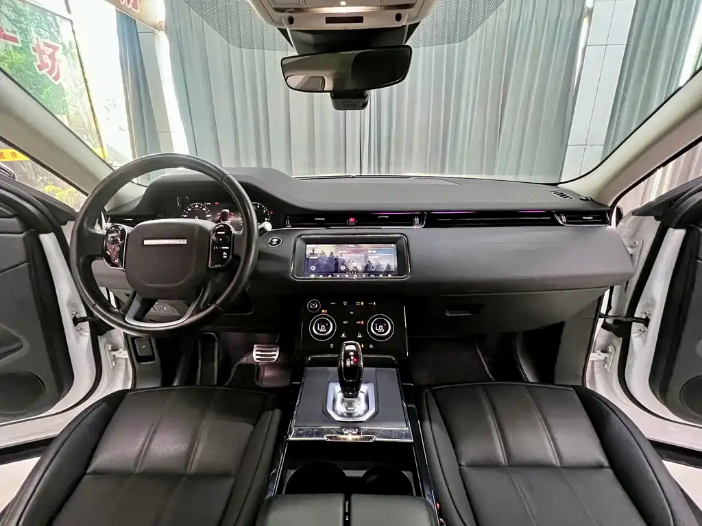 Land Rover Evoque 2020 — фото 16