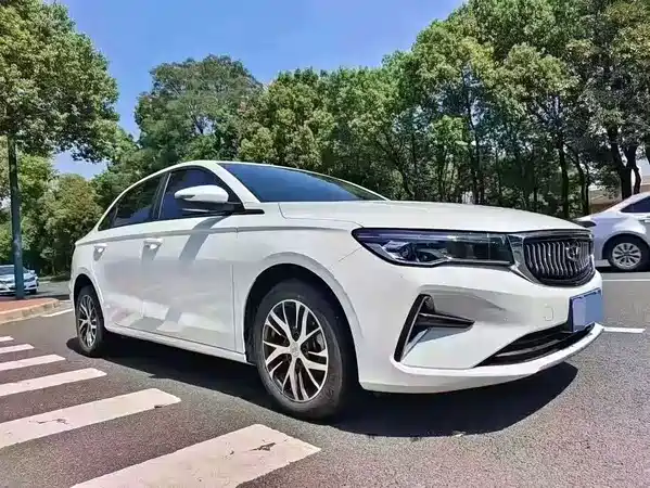 Geely Emgrand 2023