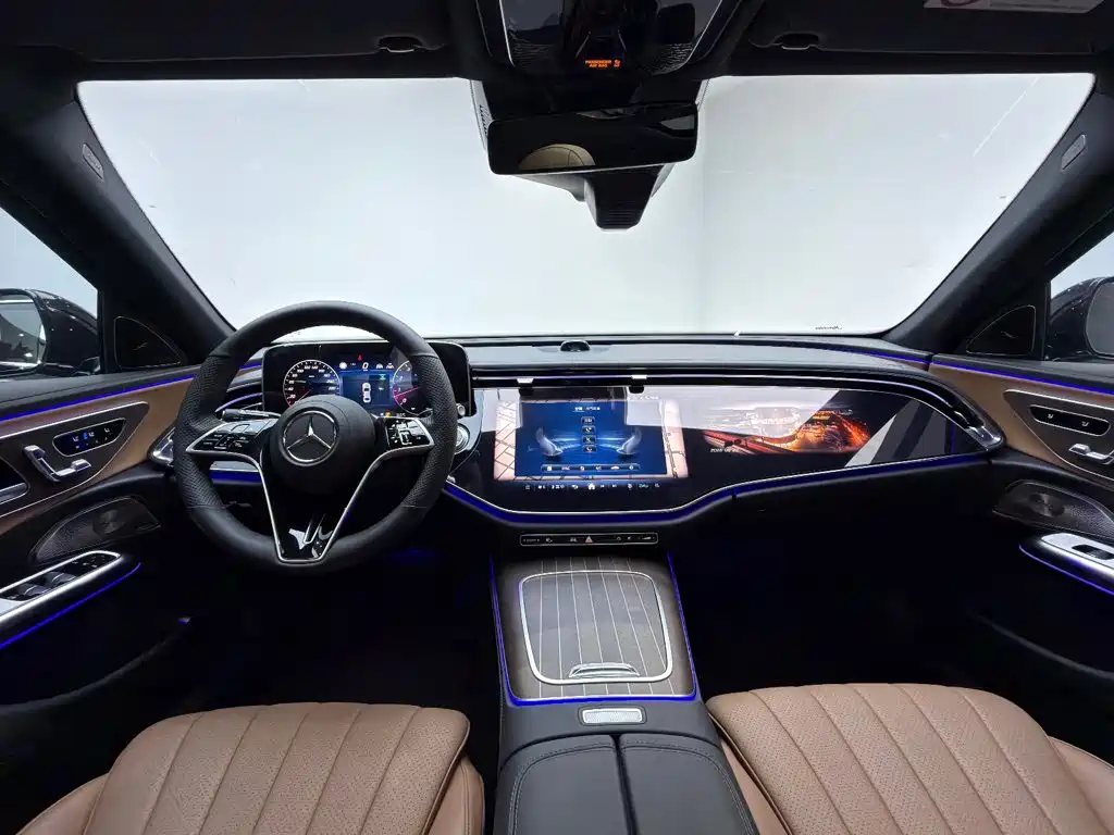 Mercedes-Benz E-Class 2024 — фото 11