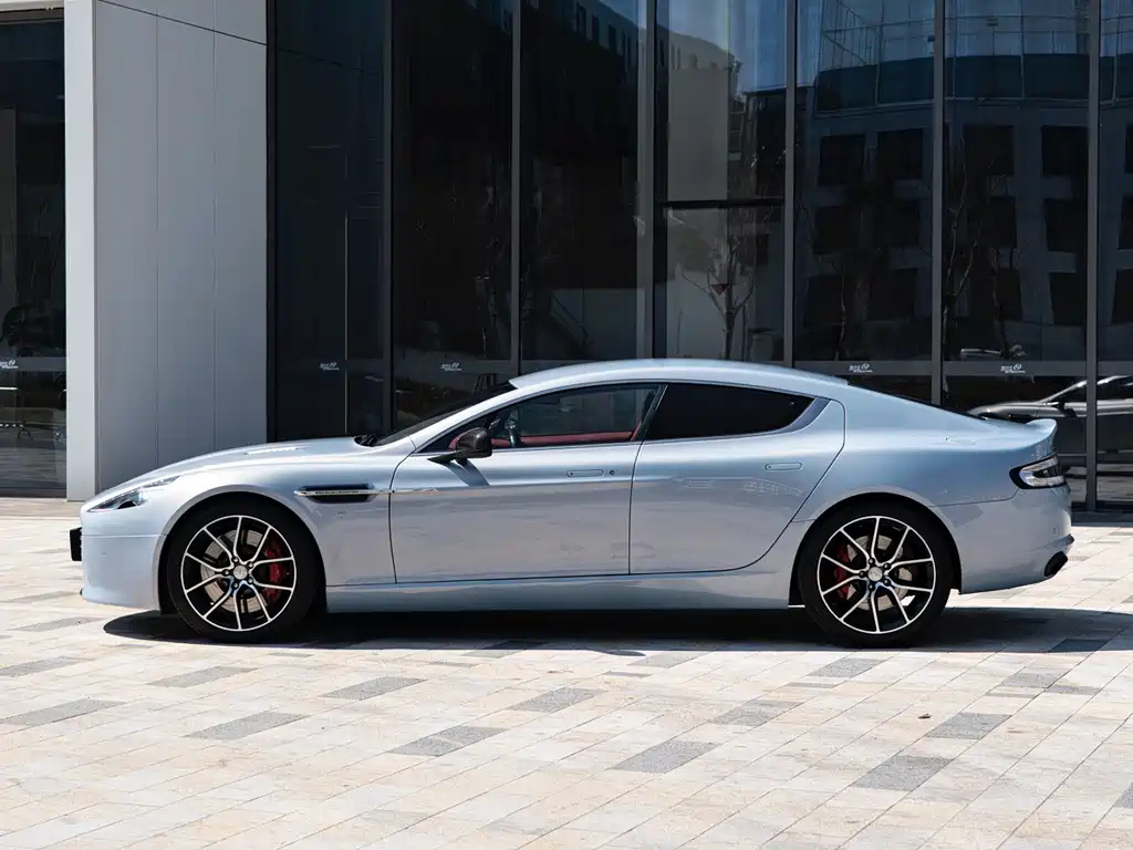 Aston Martin Rapide 2018 — фото 4