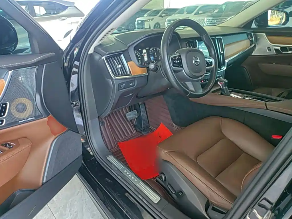 Volvo S90 2018 — фото 16