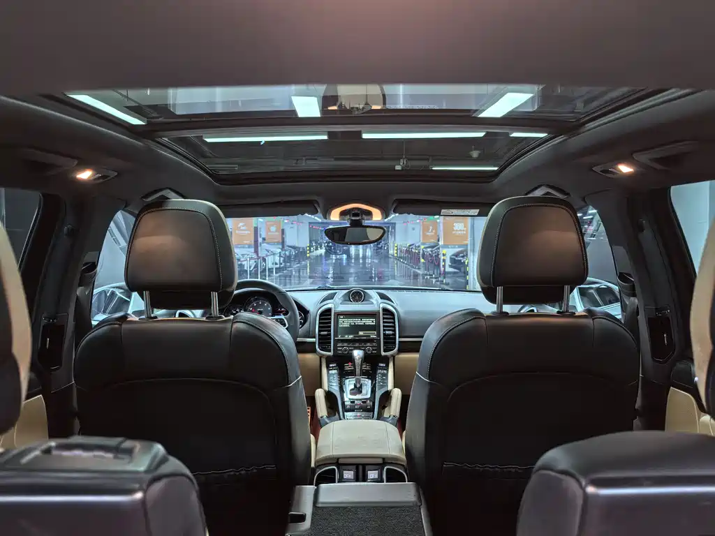 Porsche Cayenne 2016 — фото 15