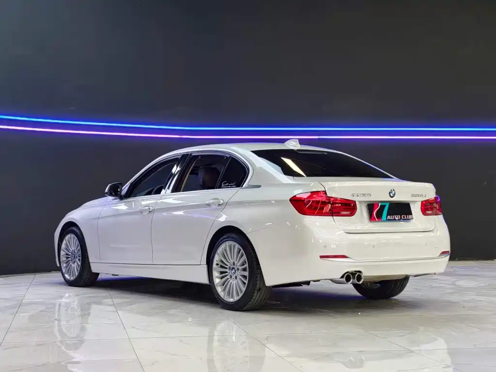 BMW 3 Series 2018 — фото 6