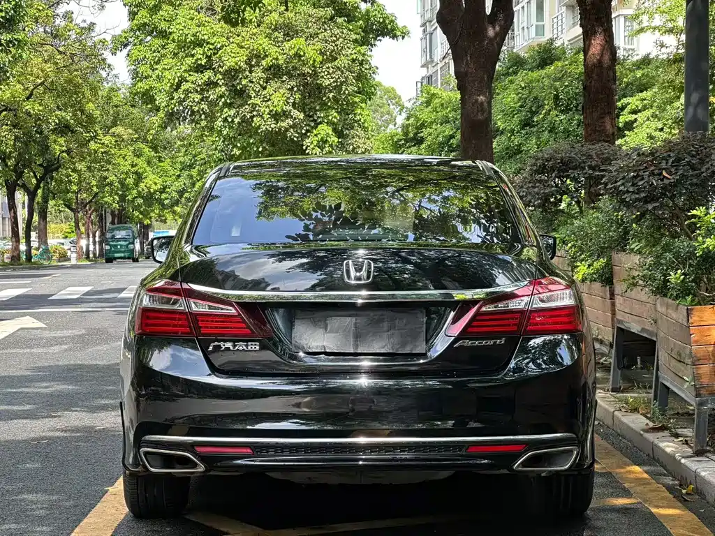 Honda Accord 2016 — фото 9