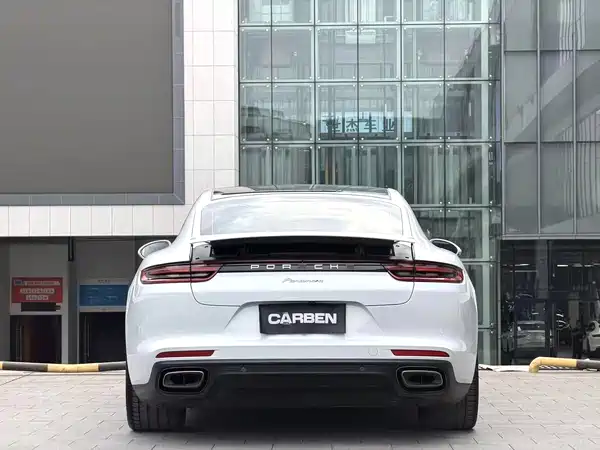Porsche Panamera 2021