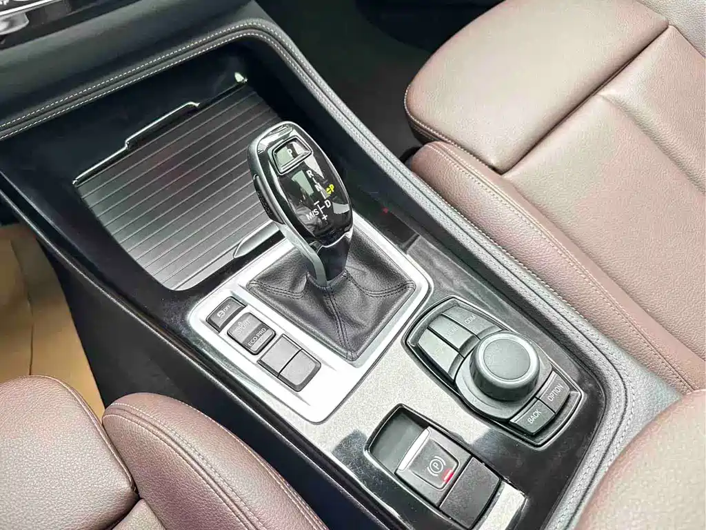 BMW 1 Series 2021 — фото 13