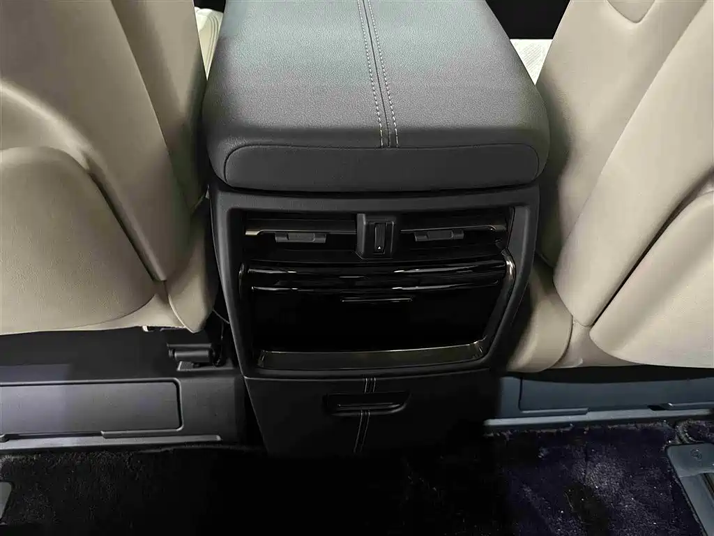 Toyota Alphard 2024 — фото 12