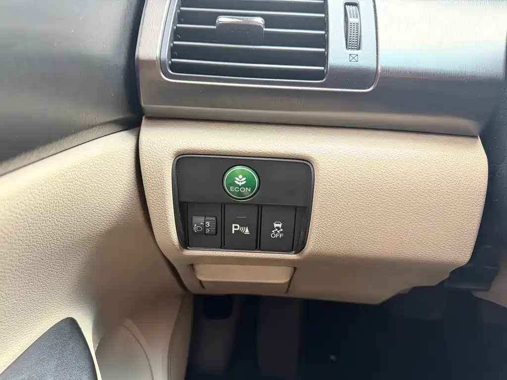 Honda Accord 2014 — фото 19