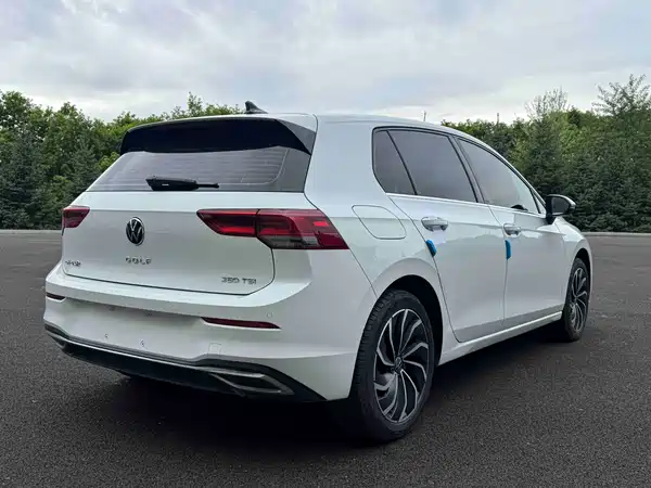 Volkswagen Golf 2021