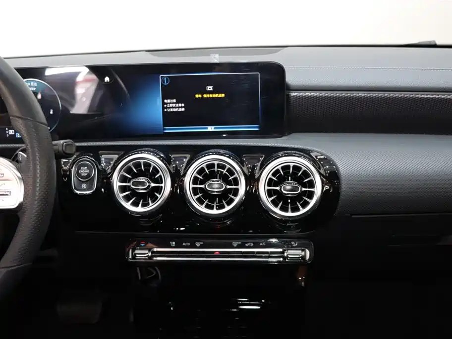 Mercedes-Benz A-Class 2023 — фото 13
