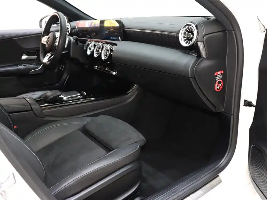 Mercedes-Benz A-Class 2023 — фото 8