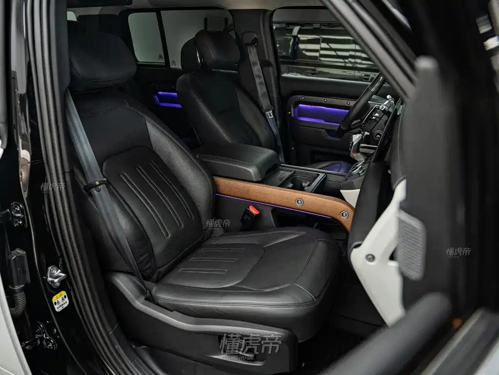 Land Rover Defender 2021 — фото 10