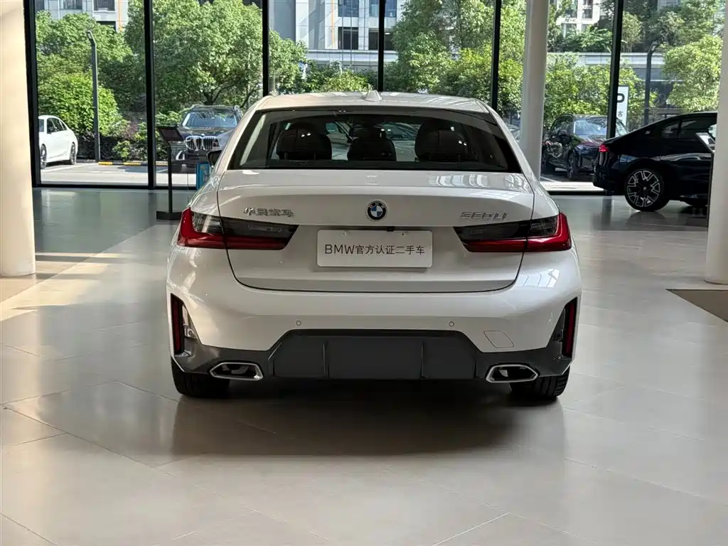 BMW 3 Series 2024 — фото 16