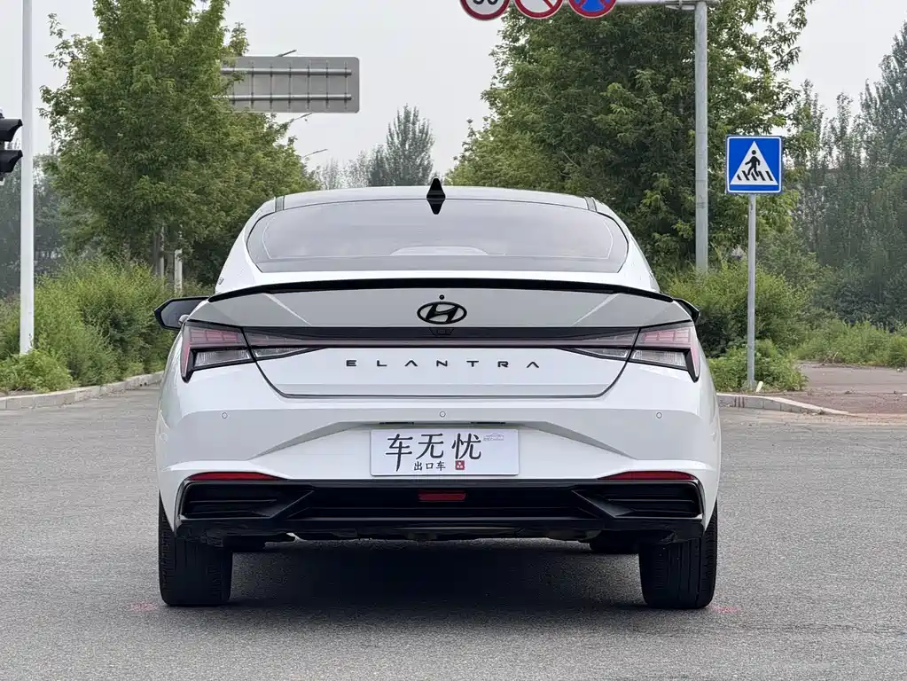 Hyundai Elantra 2023